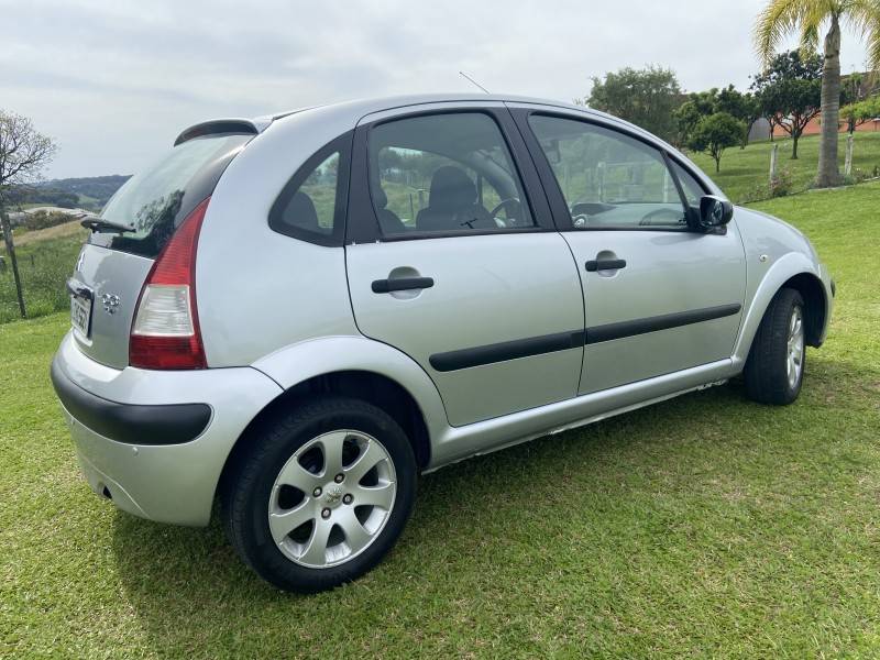 CITROËN - C3 - 2007/2008 - Prata - R$ 24.500,00