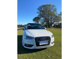 AUDI - A3 - 2013/2014 - Branca - R$ 89.000,00