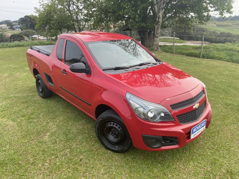 CHEVROLET - MONTANA - 2013/2013 - Vermelha - R$ 42.900,00