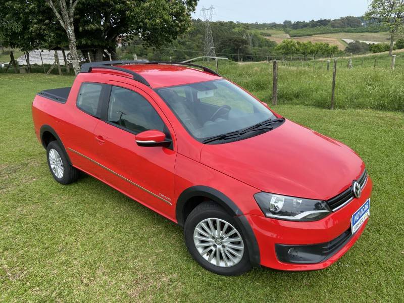 VOLKSWAGEN - SAVEIRO - 2015/2016 - Vermelha - R$ 67.000,00