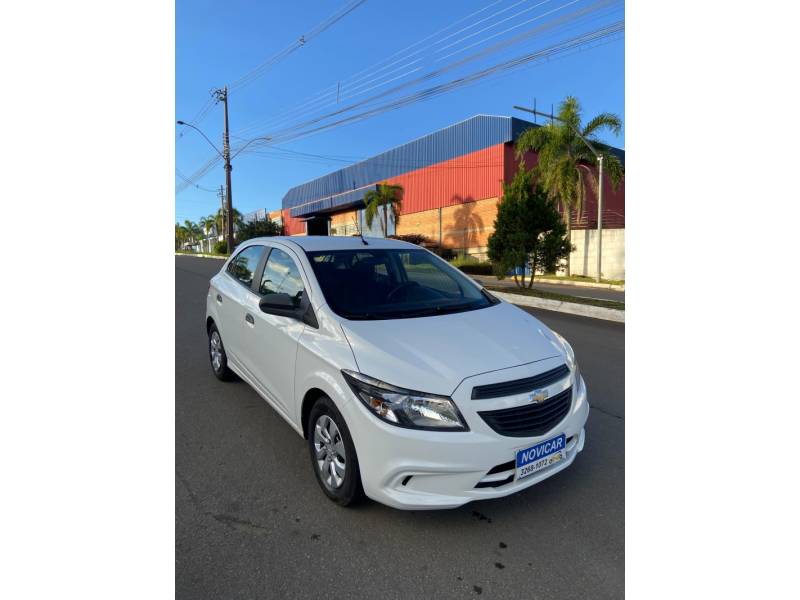 CHEVROLET - ONIX - 2019/2019 - Branca - R$ 54.000,00