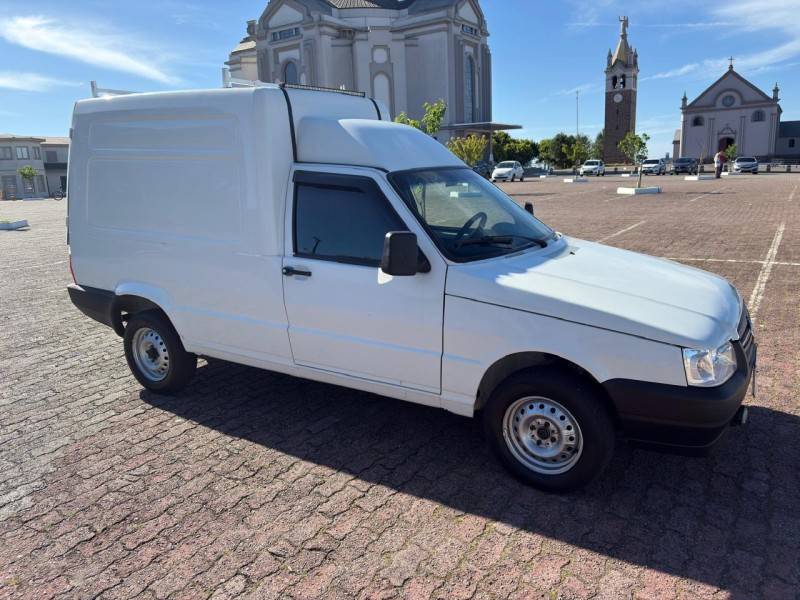 FIAT - FIORINO - 2010/2011 - Branca - R$ 39.900,00