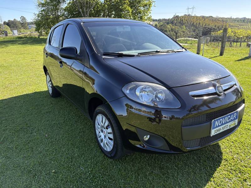 FIAT - PALIO - 2012/2013 - Preta - R$ 33.000,00