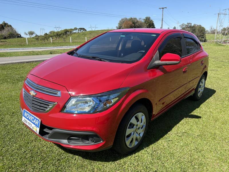 CHEVROLET - ONIX - 2015/2015 - Vermelha - R$ 49.500,00