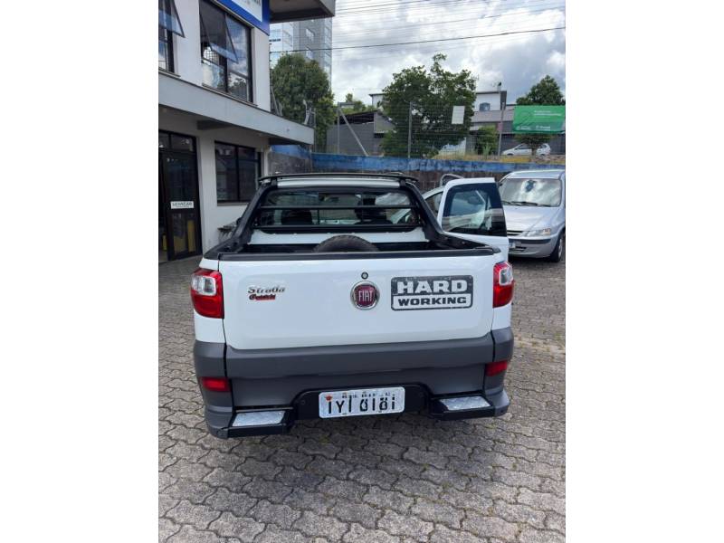 FIAT - STRADA - 2017/2018 - Branca - R$ 73.900,00