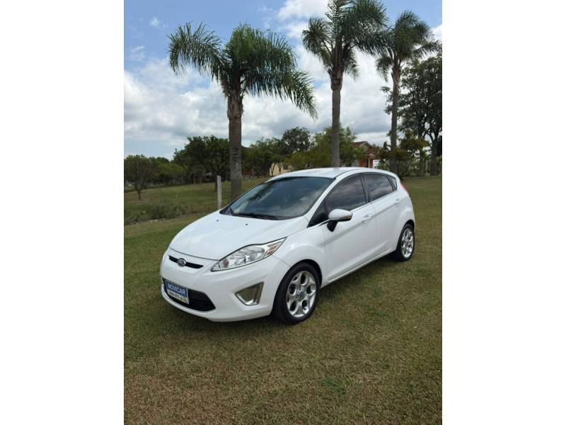FORD - FIESTA - 2012/2012 - Branca - R$ 41.000,00