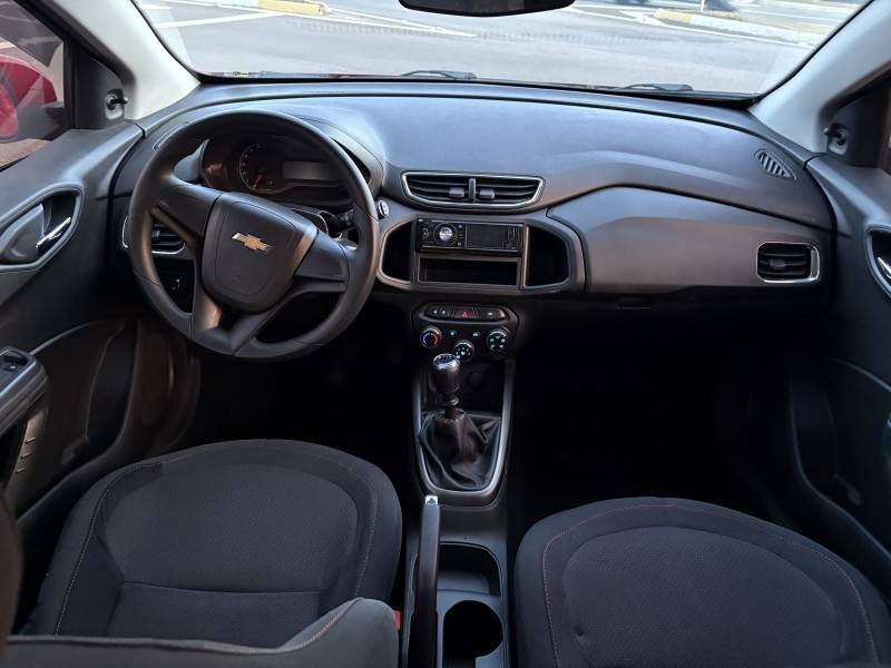 CHEVROLET - ONIX - 2015/2015 - Vermelha - R$ 49.500,00