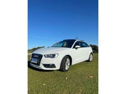 AUDI - A3 - 2013/2014 - Branca - R$ 89.000,00