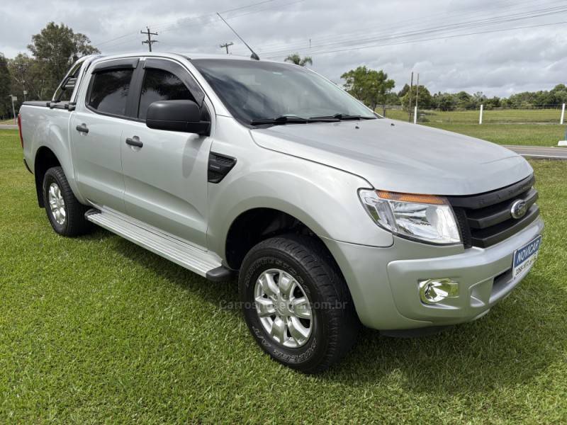 FORD - RANGER - 2014/2014 - Prata - R$ 89.000,00