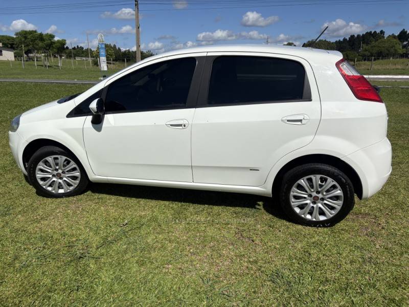 FIAT - PUNTO - 2010/2011 - Branca - R$ 35.000,00