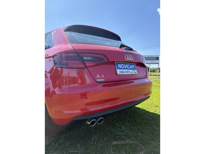 AUDI - A3 - 2014/2015 - Vermelha - R$ 90.000,00