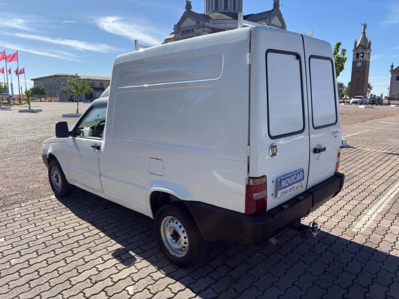 FIAT - FIORINO - 2010/2011 - Branca - R$ 39.900,00