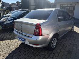 RENAULT - LOGAN - 2013/2013 - Prata - R$ 33.000,00
