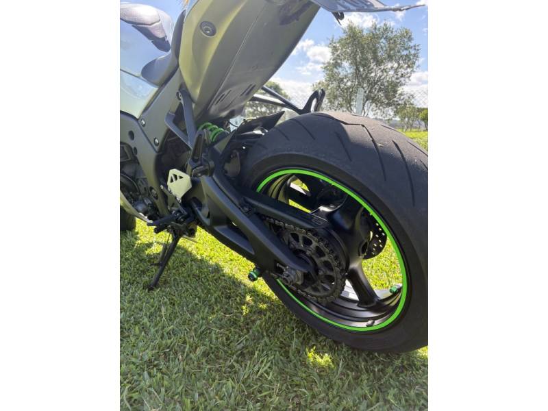 KAWASAKI - NINJA ZX-10R - 2019/2019 - Branca - R$ 68.000,00