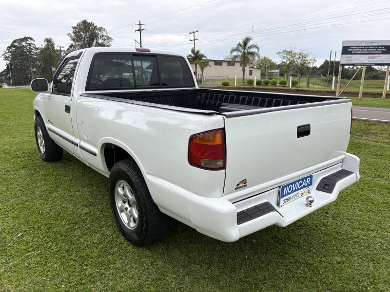 CHEVROLET - S10 - 1996/1996 - Branca - R$ 35.000,00