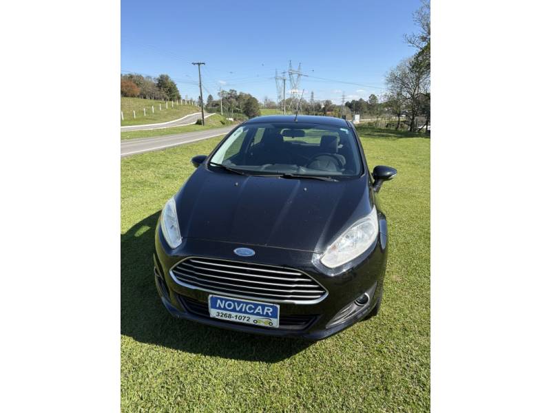 FORD - FIESTA - 2014/2014 - Preta - R$ 46.000,00