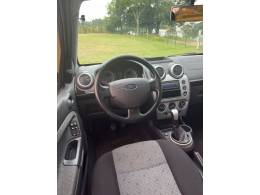 FORD - FIESTA - 2014/2014 - Prata - R$ 39.900,00