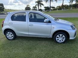 TOYOTA - ETIOS - 2019/2020 - Prata - R$ 59.900,00