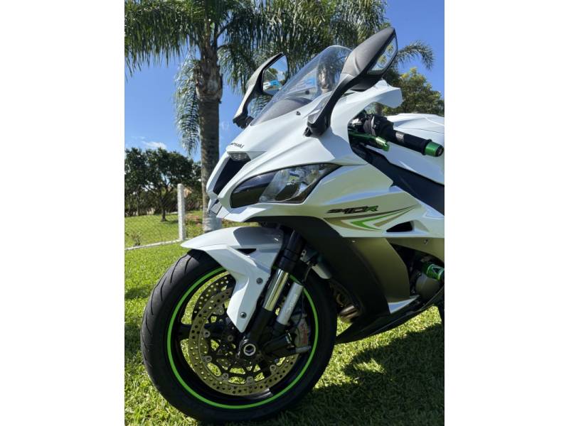 KAWASAKI - NINJA ZX-10R - 2019/2019 - Branca - R$ 68.000,00