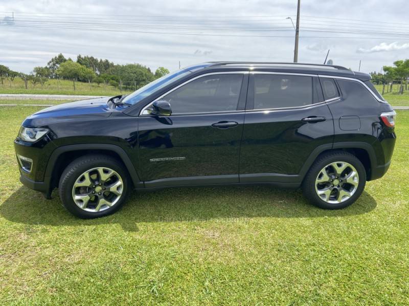 JEEP - COMPASS - 2017/2018 - Preta - R$ 107.000,00