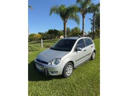 FORD - FIESTA - 2006/2007 - Prata - R$ 25.000,00