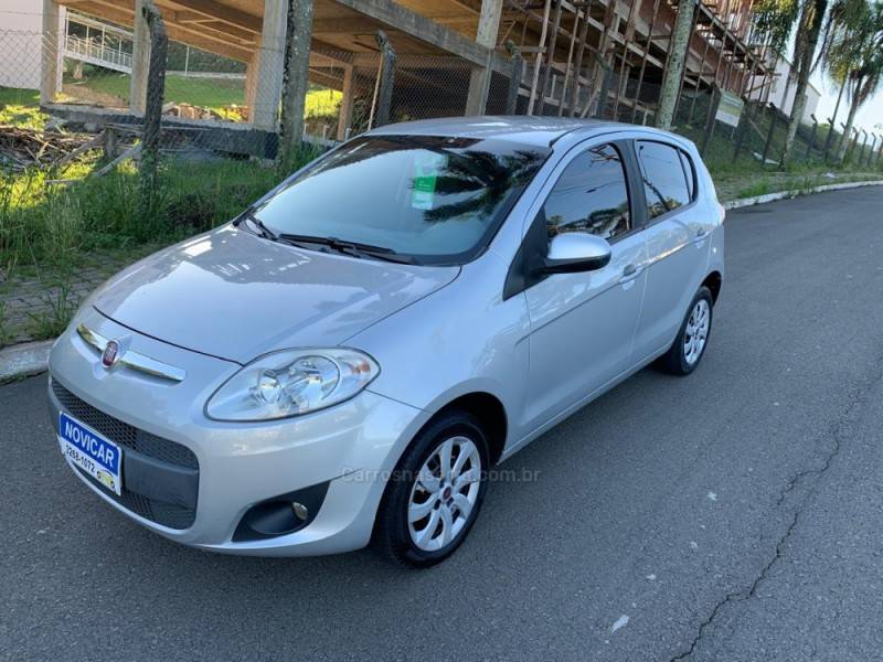 FIAT - PALIO - 2013/2014 - Prata - R$ 38.000,00