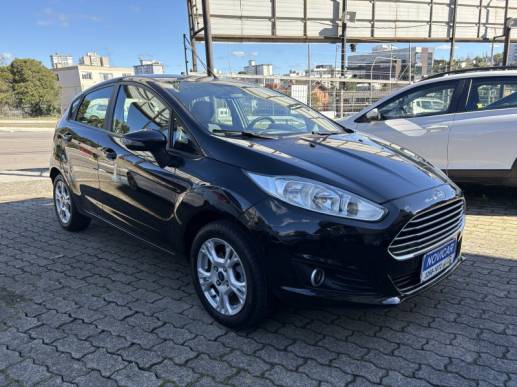 FORD - FIESTA - 2014/2014 - Preta - R$ 45.000,00