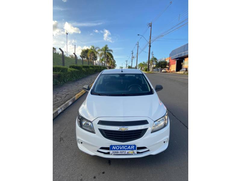 CHEVROLET - ONIX - 2019/2019 - Branca - R$ 54.000,00