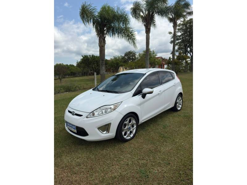FORD - FIESTA - 2012/2012 - Branca - R$ 41.000,00