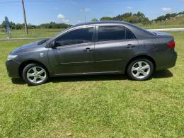 TOYOTA - COROLLA - 2013/2014 - Cinza - R$ 68.000,00