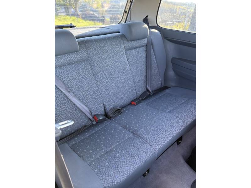 VOLKSWAGEN - FOX - 2004/2004 - Bege - R$ 24.000,00