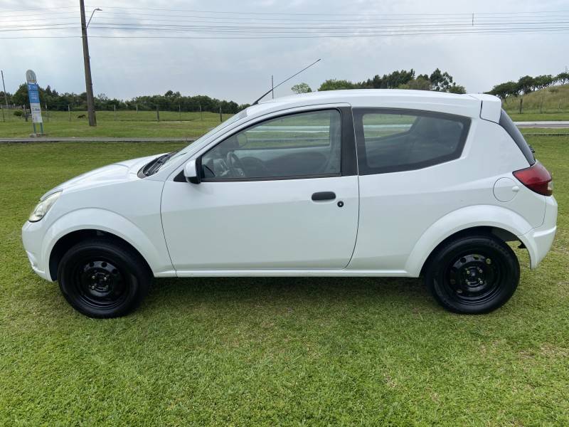 FORD - KA - 2011/2011 - Branca - R$ 22.900,00