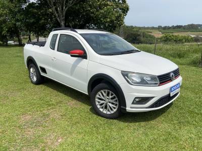 VOLKSWAGEN - SAVEIRO - 2016/2017 - Branca - R$ 62.000,00