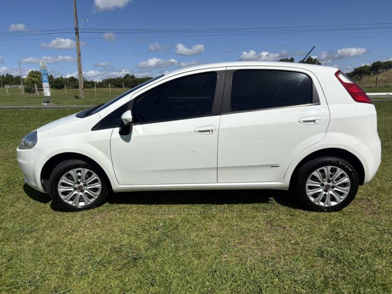 FIAT - PUNTO - 2010/2011 - Branca - R$ 35.000,00