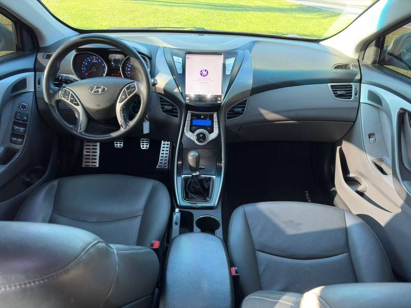 HYUNDAI - ELANTRA - 2011/2012 - Preta - R$ 58.000,00