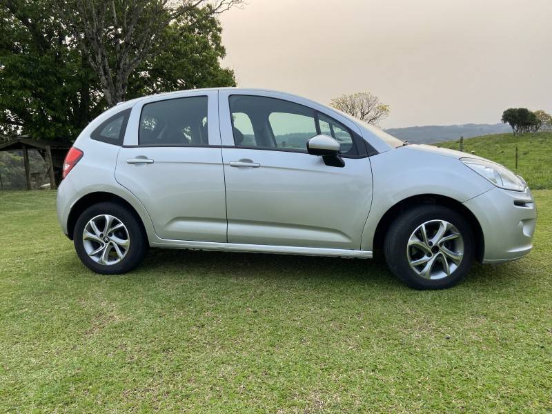 CITROËN - C3 - 2012/2013 - Prata - R$ 35.000,00