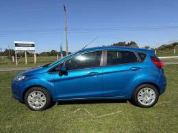 FORD - FIESTA - 2015/2016 - Azul - R$ 52.500,00