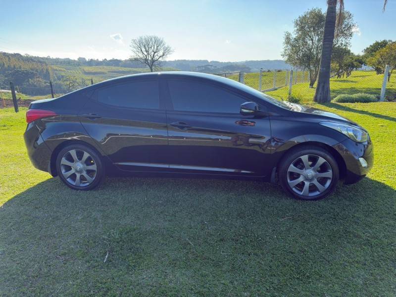 HYUNDAI - ELANTRA - 2011/2012 - Preta - R$ 58.000,00
