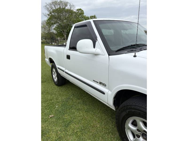 CHEVROLET - S10 - 1996/1996 - Branca - R$ 35.000,00
