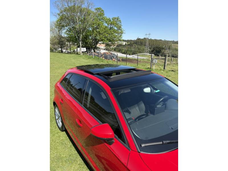 AUDI - A3 - 2014/2015 - Vermelha - R$ 90.000,00