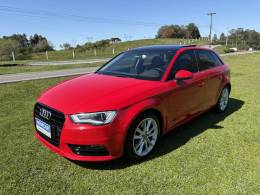 AUDI - A3 - 2014/2015 - Vermelha - R$ 90.000,00