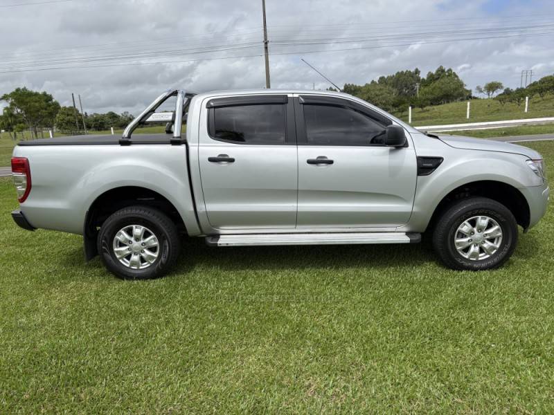 FORD - RANGER - 2014/2014 - Prata - R$ 89.000,00