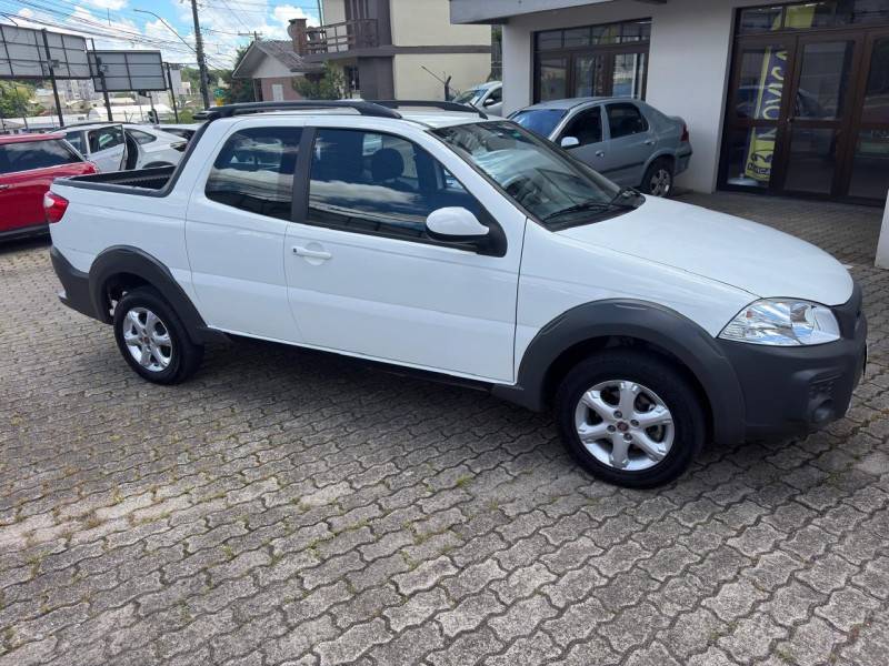 FIAT - STRADA - 2017/2018 - Branca - R$ 73.900,00