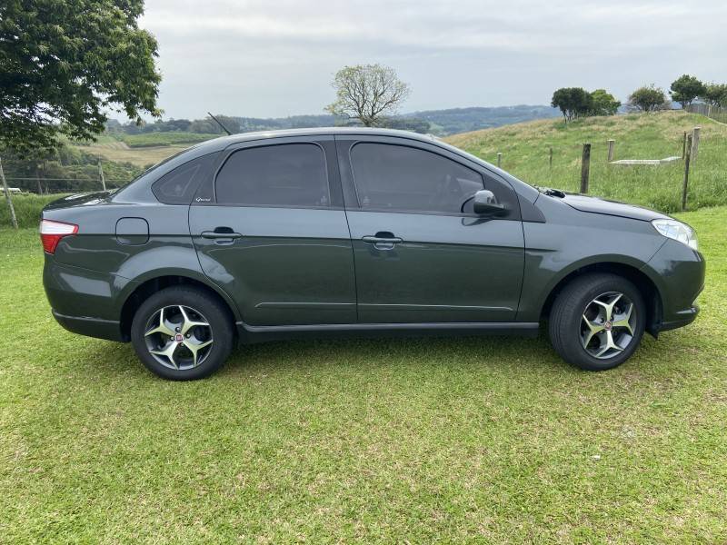 FIAT - GRAND SIENA - 2014/2015 - Cinza - R$ 44.000,00